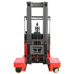 Stivuitor electric cu patru direcții cu catarg înainte